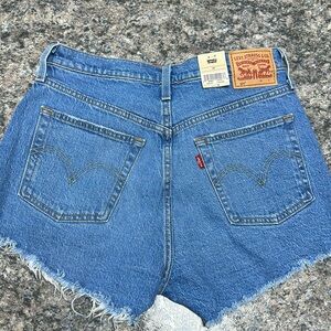 NWT Levi 501 shorts